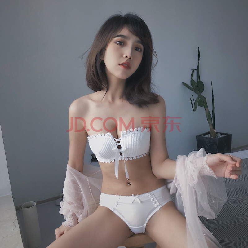 Glambody 682101 无肩带隐形无钢圈文胸套装