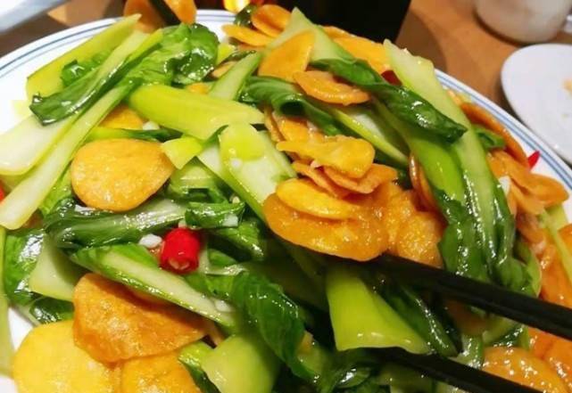 烤青菜配豆饼是一道非常简单的食谱.