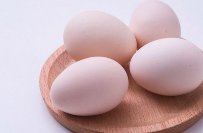 鸡蛋功效多，1天1个鸡蛋能有效降低心脏病风险