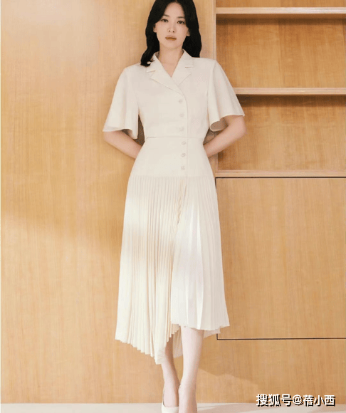 宋慧乔夏日私服来袭，将基础款穿出新花样，用实力证明越素越好看