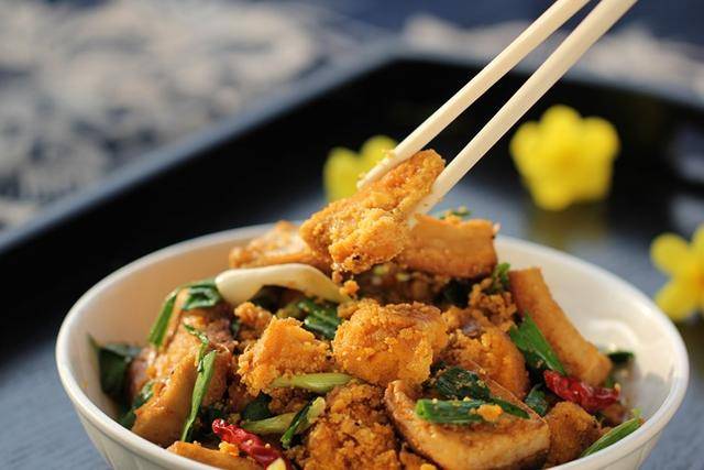 夏养骨！建议家长给孩子：少吃白菜萝卜多吃这4样，强免疫长得高