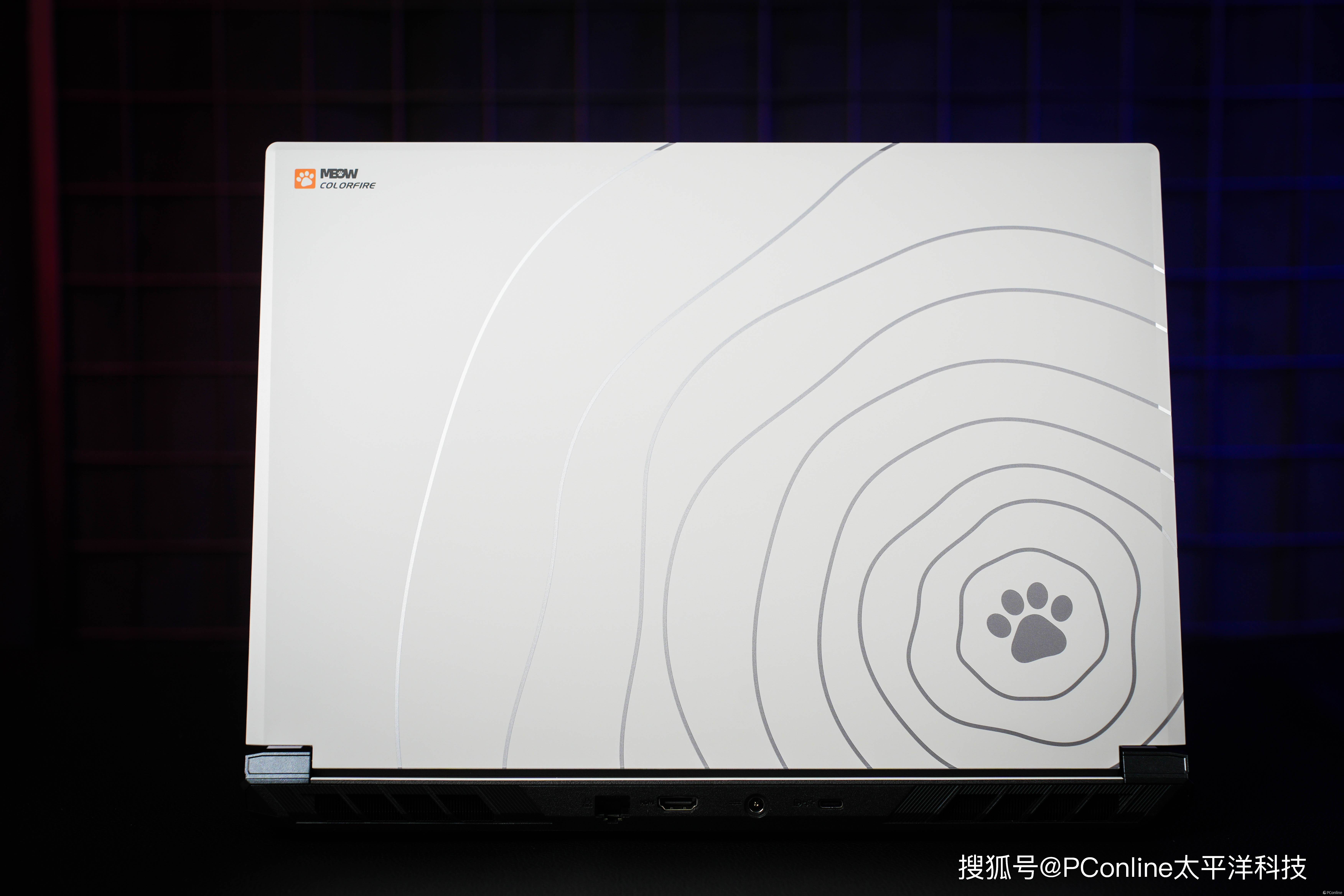 白机身+RTX 5060+12核，七彩虹橘宝MEOW R16 Pro图赏