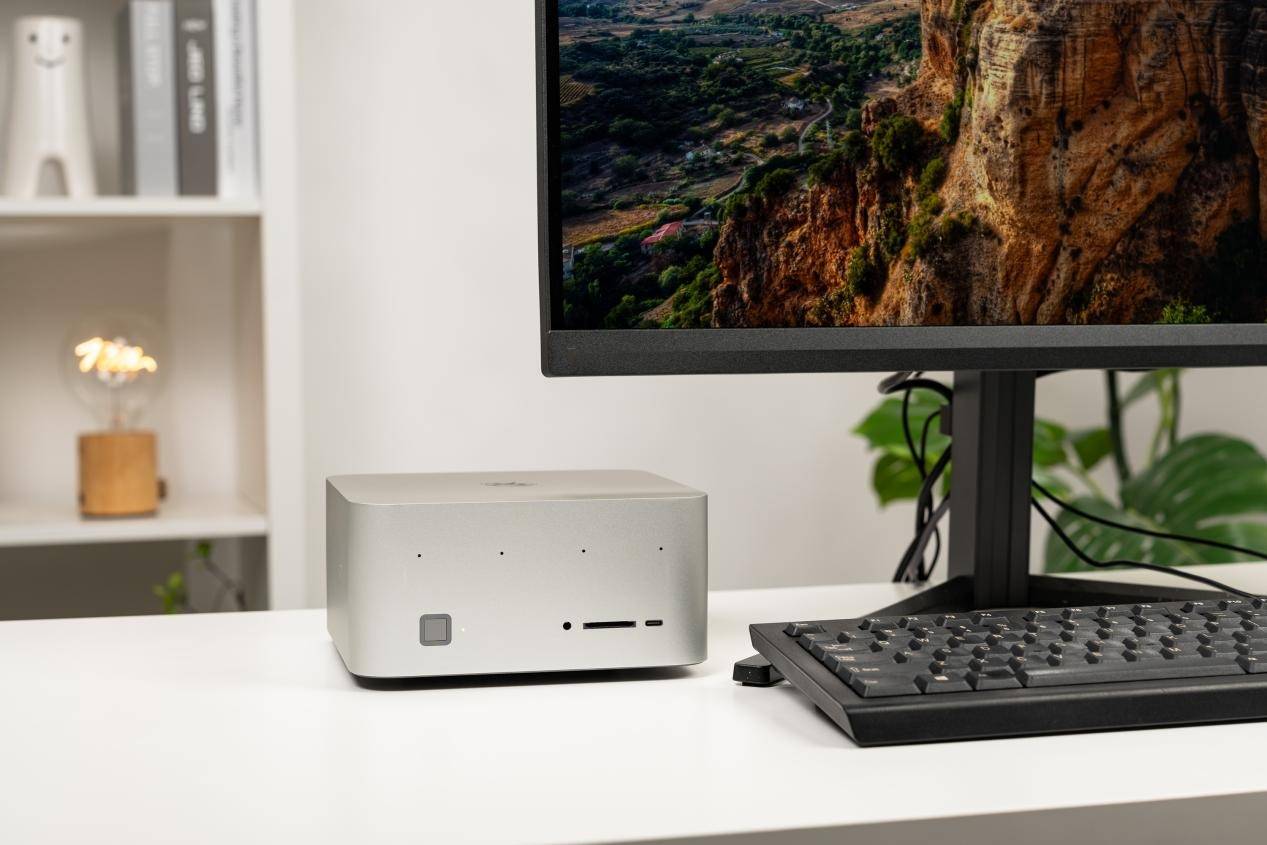 体验零刻GTR9 Pro迷你AI工作站：是时候改变对mini PC认知了！