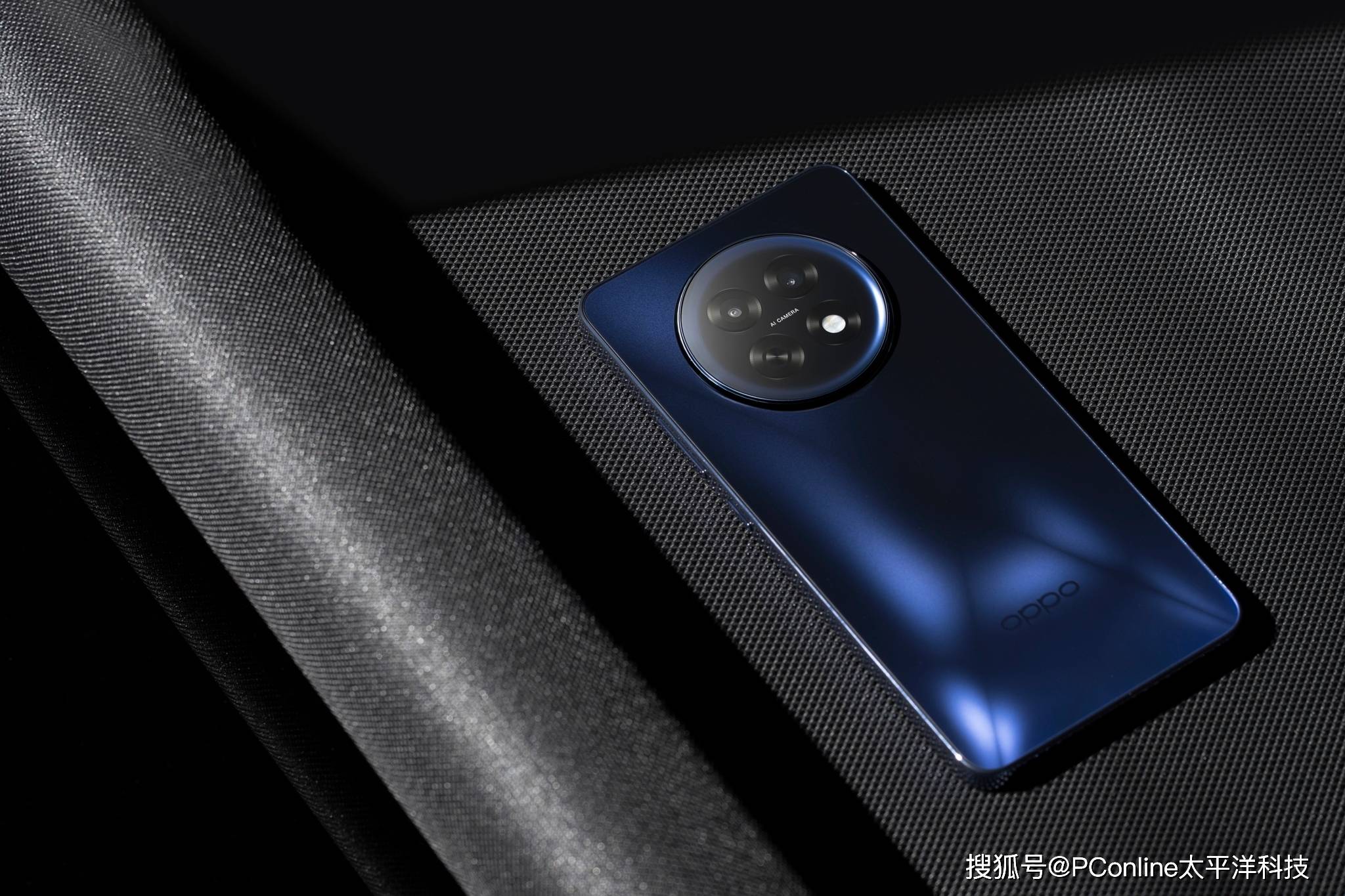 鲜Phone画报：OPPO K13s聚能蓝,六年久伴,耐用依旧 ( 共8P )