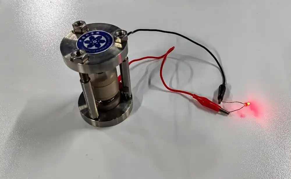 中国科学家开发出首例氢负离子电池 未来有望用于大规模储能