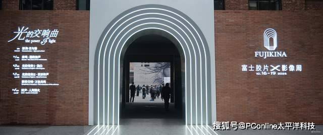 FUJIKINA 2025北京站首日，Tim教你用GFX ETERNA 55