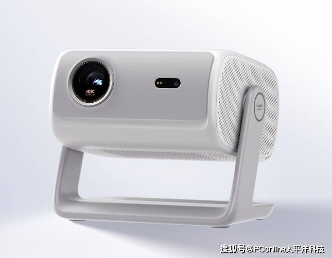 当贝D7X Pro：当光影遇上智慧，三色激光重塑家庭观影标准