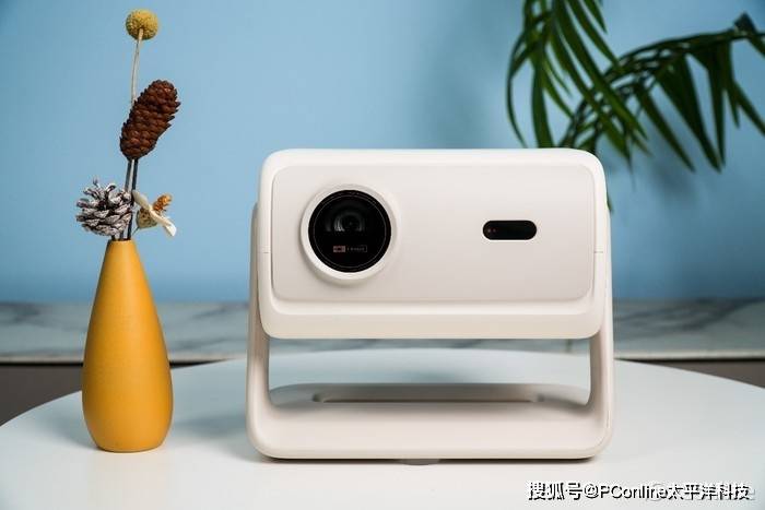 当贝D7X评测：三色激光降维打击 2000元档投影“黑马”