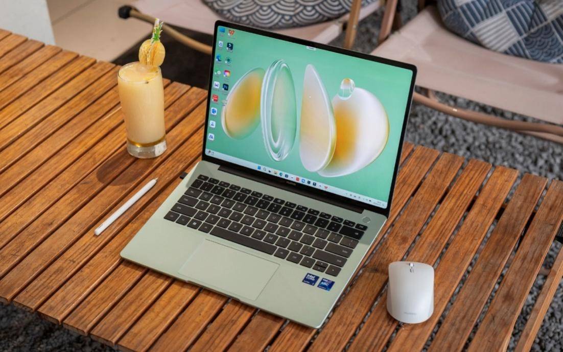 产品持续热销：深度解读华为笔记本的智慧体验