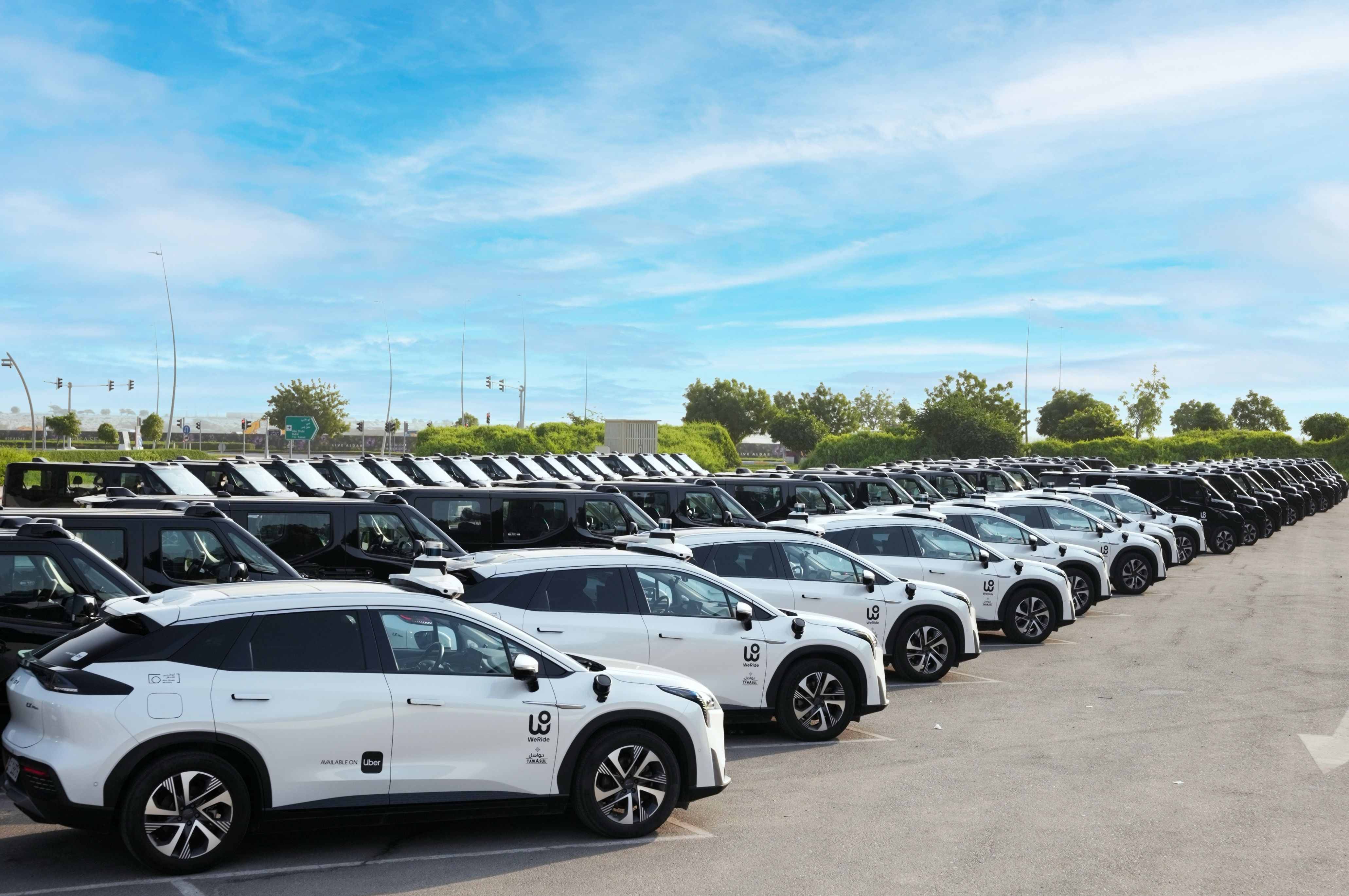 文远知行获城市级L4牌照，在阿布扎比启动纯无人Robotaxi商业化运营