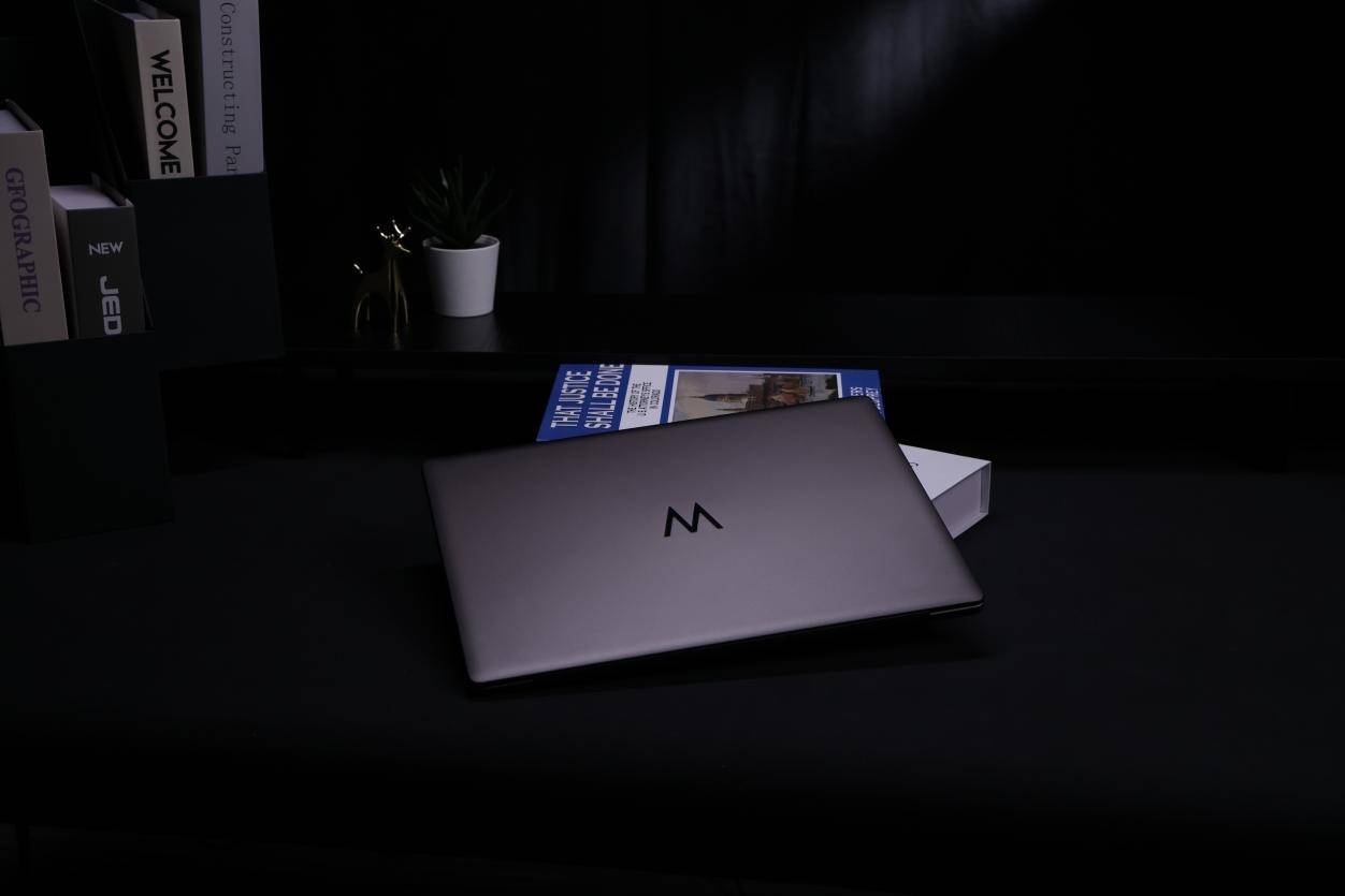 波点艺术键盘！去同质化设计的WIKO Hi MateBook 14评测