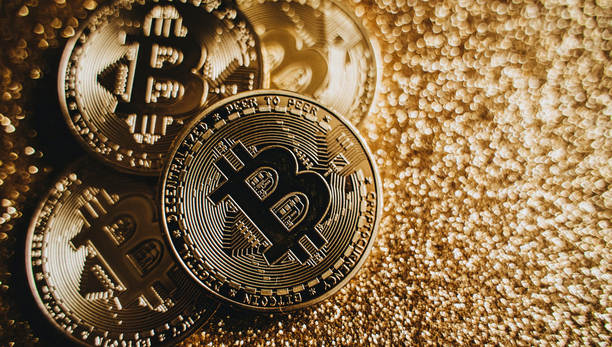 比特币三连击失利，投资者转向替代币