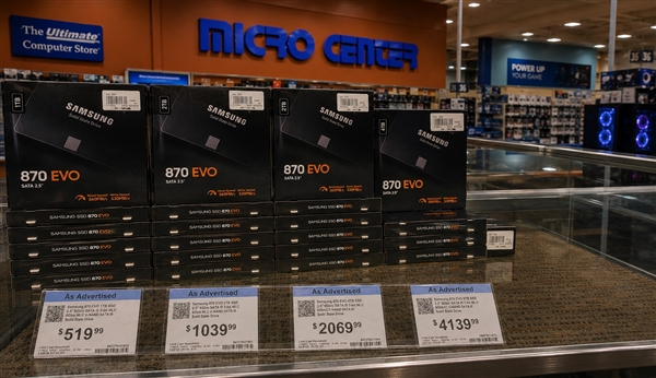 SSD价格实在太荒谬!SATA竟比NVMe贵了3倍:8TB标价2.8万元