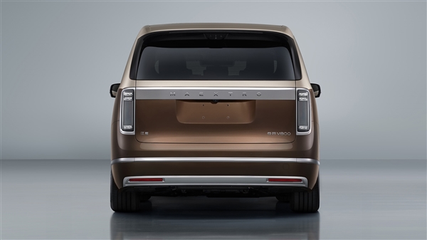 中国最大、最尊MPV!尊界首款MPV V800实车上路:贵气十足