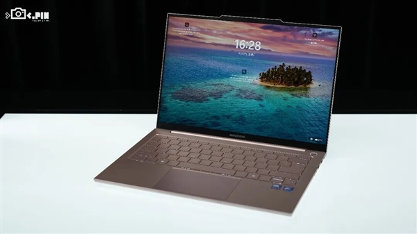 MacBook Neo卖爆后 Windows笔记本终于坐不住了！