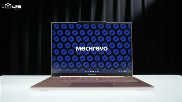 MacBook Neo卖爆后 Windows笔记本终于坐不住了！