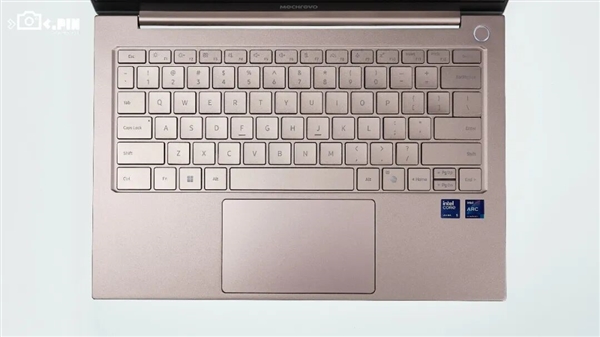 MacBook Neo卖爆后 Windows笔记本终于坐不住了！