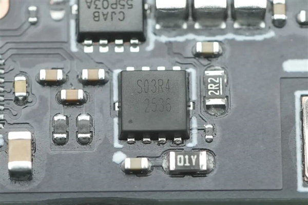 拆解报告:小米金沙江10000mAh 45W超薄磁吸移动电源