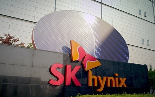 存储太火抢疯了!SK集团董事长:计划未来五年将晶圆产能翻倍