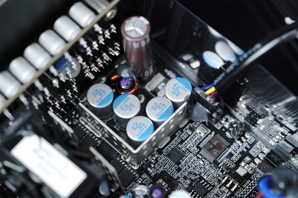 125mm短身 + ATX 3.1！鑫谷昆仑山海MU-850GD电源图赏