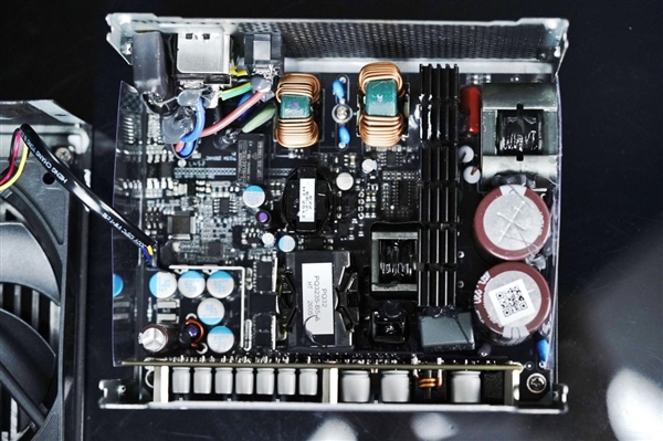 125mm短身 + ATX 3.1！鑫谷昆仑山海MU-850GD电源图赏