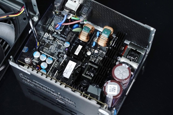 125mm短身 + ATX 3.1！鑫谷昆仑山海MU-850GD电源图赏