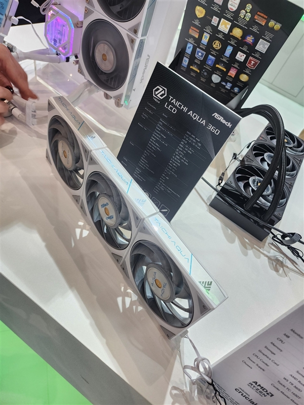 华擎太极10周年!X870E/Z890纪念版主板亮相:反光材质颜值拉满