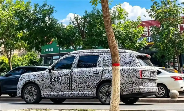 露营党狂喜!小米寻天SUV双车谍照曝光:大号车型配升降车顶