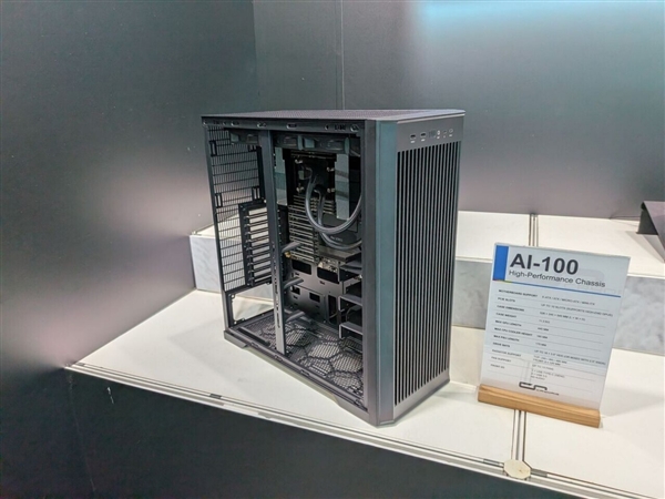 快睿推出AI-100工作站机箱：满配16硬盘+13风扇！