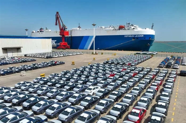 老外狂买中国车!4月出口93.9万辆全球第一 暴涨超5成