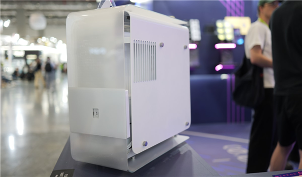 新秀入局！零锐创新杀进机电散市场：携机箱风扇等全品类产品亮相