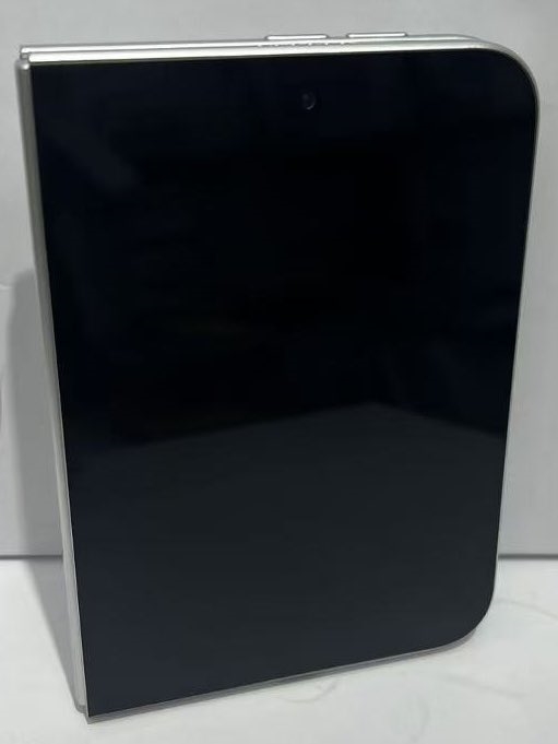 苹果最贵手机！iPhone Fold折叠屏机模细节公布：只有白色