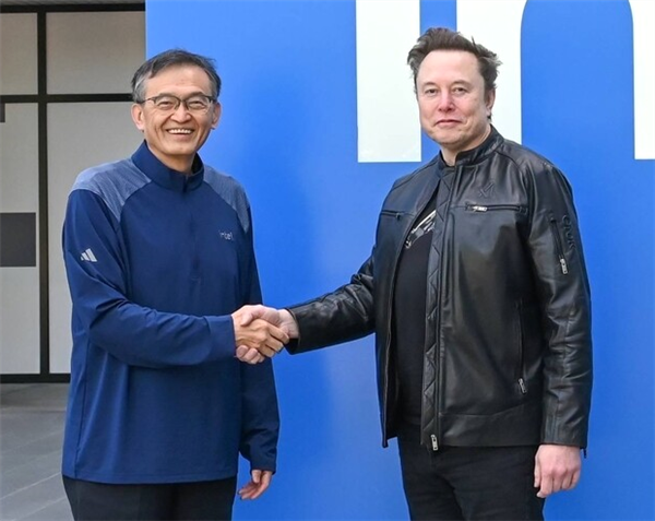 马斯克要联手Intel拯救内存：全新内存比HBM还强 单条512GB