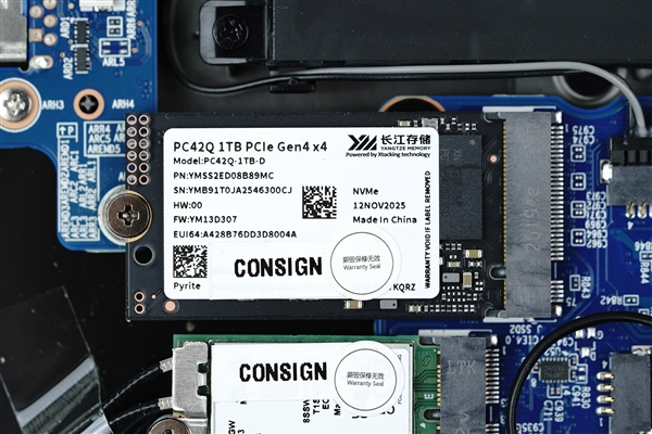 长江PC42Q SSD加持!雷神Zero Air 15笔记本图赏