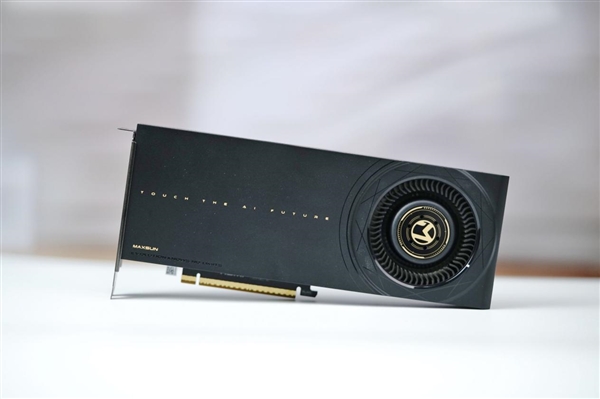 轻松本地部署大模型!铭瑄锐炫Pro B70 32GB Turbo显卡图赏