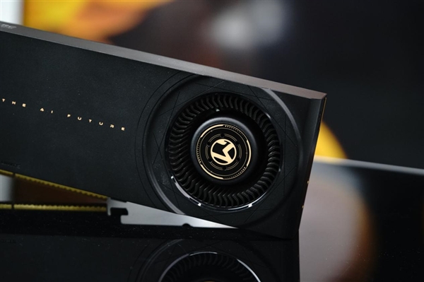 轻松本地部署大模型!铭瑄锐炫Pro B70 32GB Turbo显卡图赏