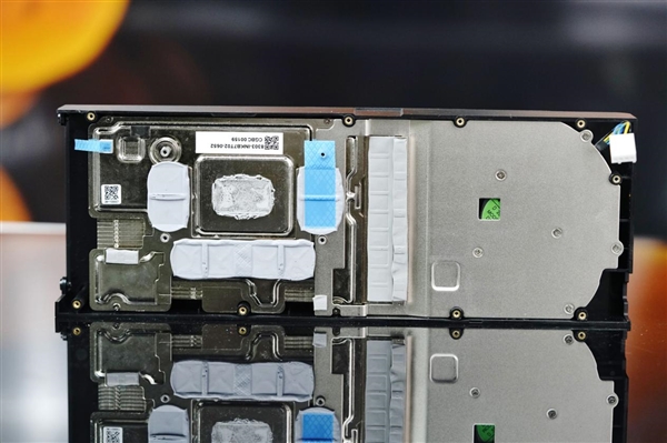 轻松本地部署大模型!铭瑄锐炫Pro B70 32GB Turbo显卡图赏