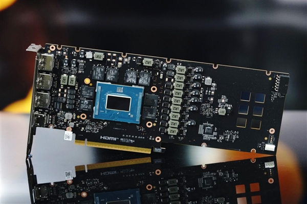 轻松本地部署大模型!铭瑄锐炫Pro B70 32GB Turbo显卡图赏