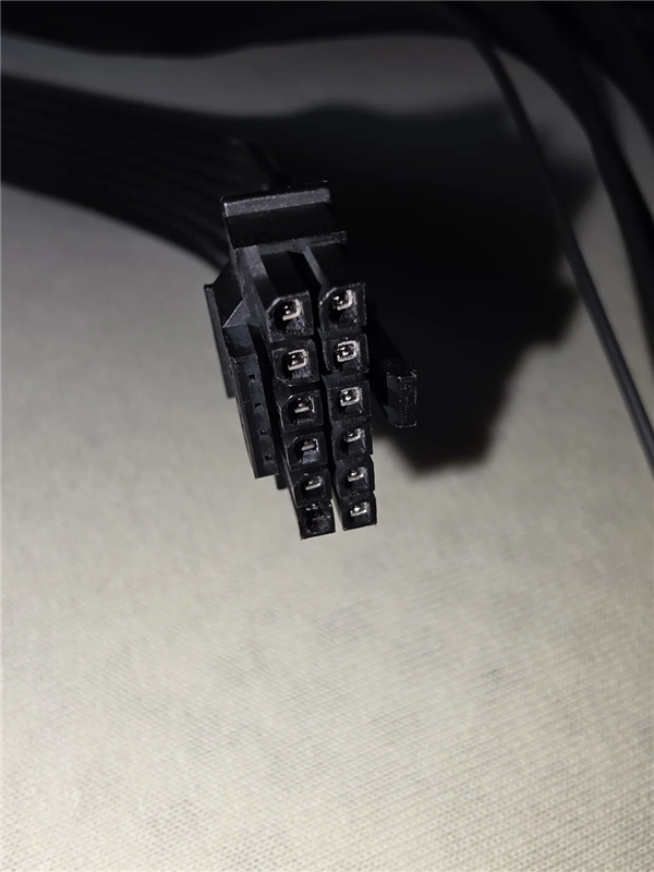 防不胜防！每月小心翼翼检查：RTX 5090接口还是烧了