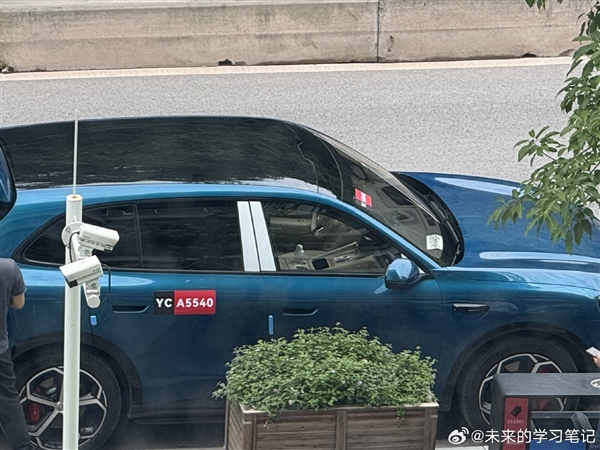 问界M6 EV后驱入门版实车曝光:舱内激光视觉方案、或24.98万起售