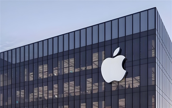 苹果MacBook Pro屏幕变色:因极限负载下芯片温度突破100℃