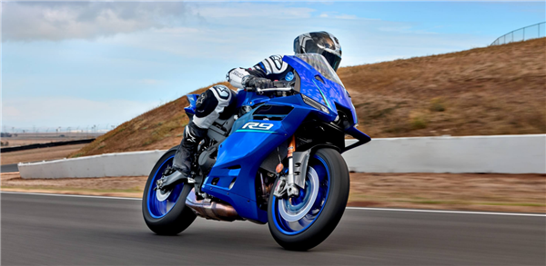 雅马哈发布2026款YZF-R9仿赛摩托：890cc三缸13.98万起