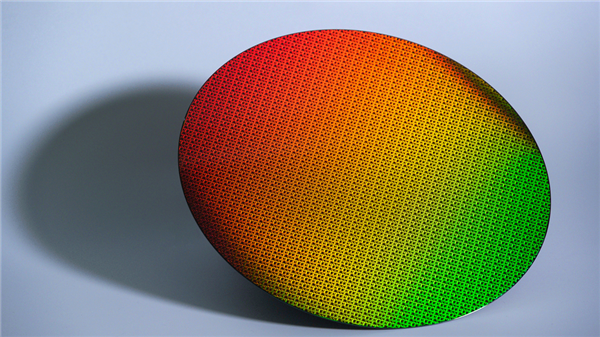 2nm级制程里程碑！Intel 18A-P正式进入风险试产：代工业务迎来第一款拳头产品