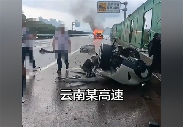 鸿蒙智行辟谣!6月16日云南昆明高速事故车辆并非旗下车型 豆包生成系谣言