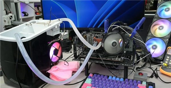 给显卡装台冰箱：RTX 3060从60°C暴降至22°C