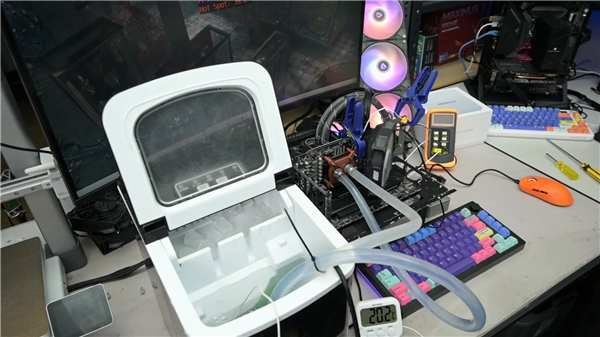 给显卡装台冰箱:RTX 3060从60°C暴降至22°C
