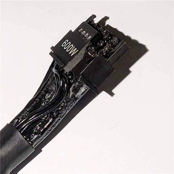 12V-2×6再度翻车!专业媒体测试卡也未能幸免