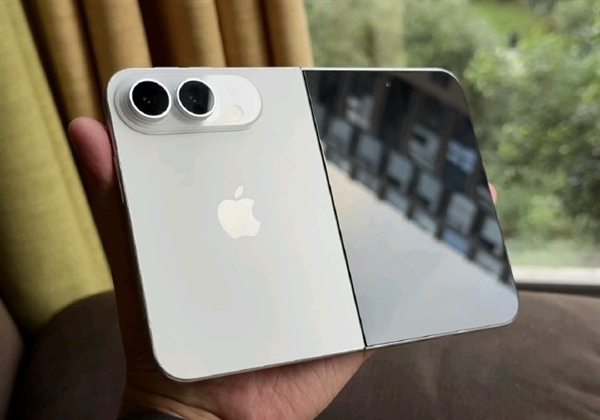 苹果今年最重磅的新品！折叠屏iPhone面板开始量产