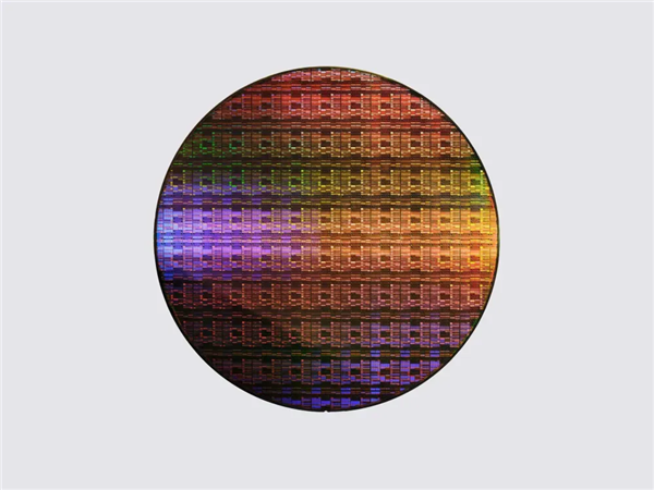 硅芯片真神归位 IBM首发0.7nm工艺：密度5倍于7nm
