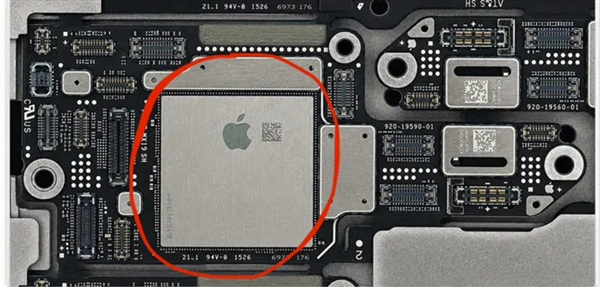 iPhone 18 Pro主板泄露：A20 Pro和内存布局变了 散热大幅提升